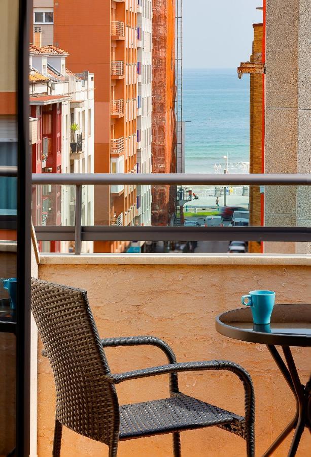 Atico Con Terraza, Vistas Al Mar Y Parking En Playa De S Lorenzo Gijon Exterior photo